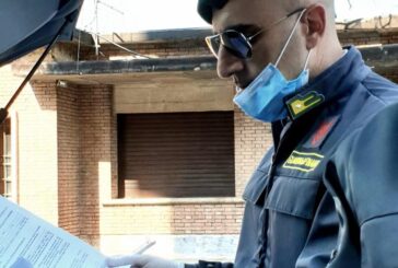 Trasporta dolci, paste e… rifiuti! Sanzionato dalla GdF