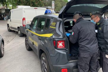 Trasporta rifiuti speciali senza autorizzazione: la GdF lo multa