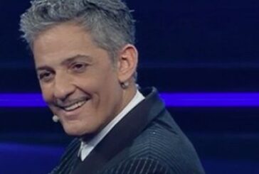 A Sanremo Fiorello ironizza su Zingaretti, cantano Mihajlovic e Ibra