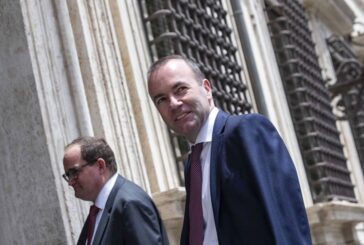 Vaccino, Weber "L'Europa è con Draghi"