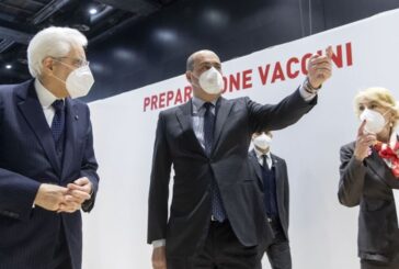 Vaccino, Mattarella visita il centro "La Nuvola" dell'Eur