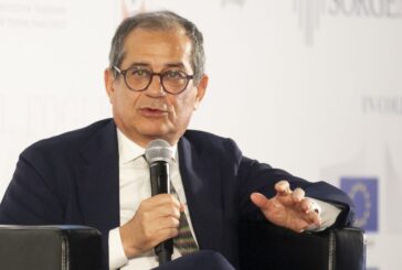 Vaccini, Giorgetti nomina Tria consulente economico