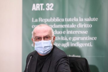 Vaccini, Rezza "Giusto fare accertamenti su AstraZeneca"