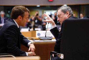Vaccini, Draghi-Macron "Incoraggianti le dichiarazioni dell'Ema"