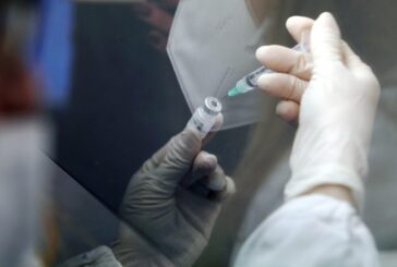 Vaccini, dalla Commissione Ue nuova stretta all'export