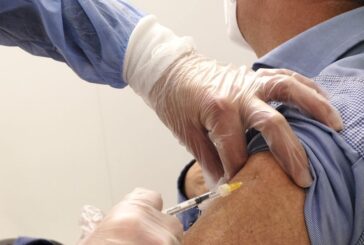 Vaccino, prime dosi Johnson & Johnson dalla seconda metà di aprile