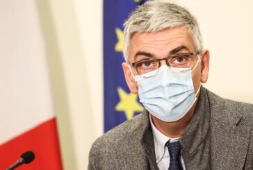 Brusaferro "curva dell'epidemia in discesa, l'estate sarà più libera"
