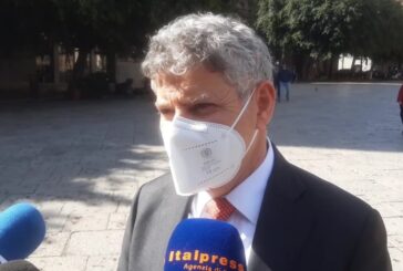 Unicredit dona bus navetta per Ail Palermo e Trapani