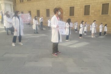 Protestano i tirocinanti di medicina