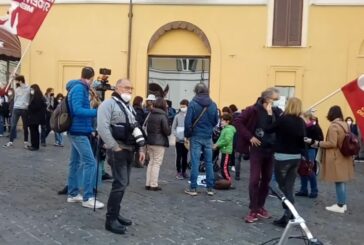 Scuola, a Montecitorio protesta contro la Dad