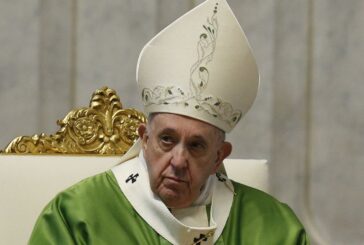 Vaccino, Papa "Strumento essenziale nella lotta alla pandemia"