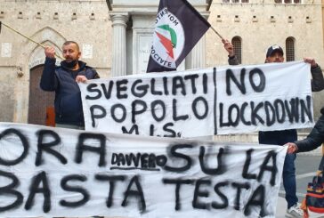 Il Mis in piazza Salimbenti protesta contro le chiusure prolungate