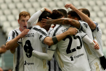 Tris della Juventus al Genoa, vincono Napoli e Lazio