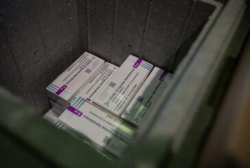 Vaccini, la Commissione Ue fa causa ad AstraZeneca