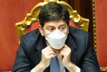 Covid, Speranza "In un grande Paese non si fa politica su epidemia"