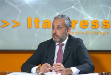 Il lavoro diventa "ibrido" tra sessioni virtuali e in presenza