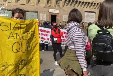 Sondaggio adolescenti “Con la Dad scuola si sta suicidando”