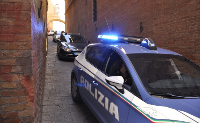 Uomo colpito alla testa con una bottiglia: rintracciato e denunciato l’aggressore