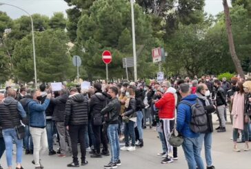 Covid, monta protesta acconciatori ed estetiste a Palermo