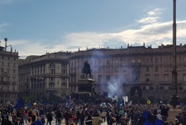 Scudetto Inter, assembramenti in piazza Duomo per la festa dei tifosi