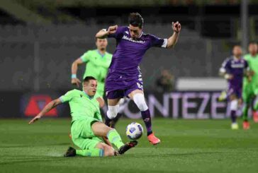 Vlahovic trascina la Fiorentina, battuta la Lazio 2-0