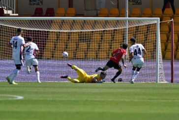 Il Cagliari vince lo spareggio salvezza, 3-1 a Benevento