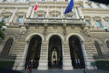 Migliorano le attese sull'economia ma le famiglie restano caute