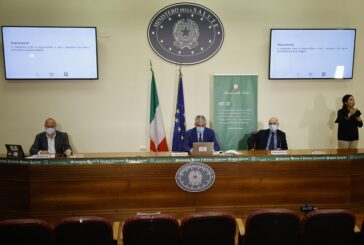 Brusaferro "Scenario positivo, ora importante vaccinare giovani"