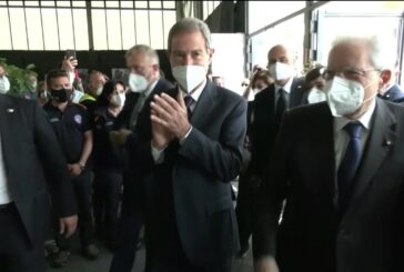 Covid, Mattarella visita l’hub vaccinale di Palermo