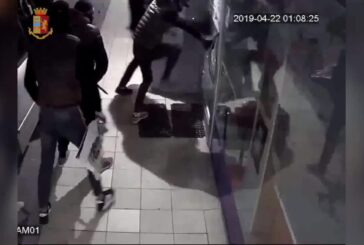 Furti con la tecnica delle spaccate, 5 arresti