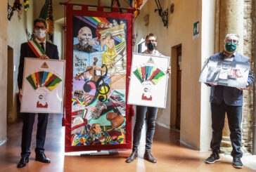 Il panno del Bravìo 2020 esposto nel Comune di Montepulciano