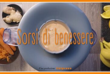 Sorsi di Benessere – Idratarsi con acqua, fette d’arancia e rosmarino