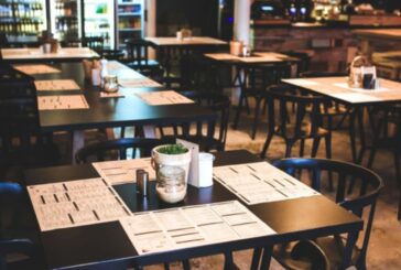 Ministero Salute, resta il limite di 4 persone a tavola al ristorante