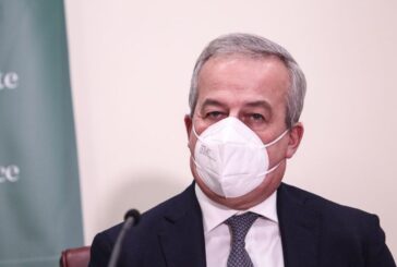 Vaccino, Locatelli "Astrazeneca solo per gli over 60"