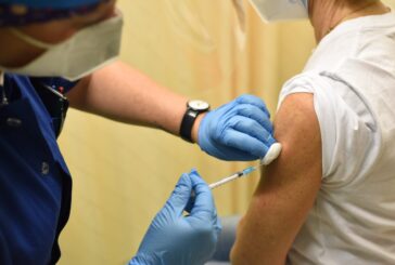 Primo giorno senza limitazioni: si vaccinano in 144