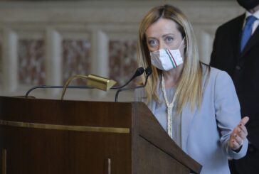 Ddl Zan, Meloni "Fermare l'iter e risolvere controversia con Vaticano"