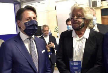 Grillo dice no a Conte "Eleggiamo il comitato direttivo su Rousseau"
