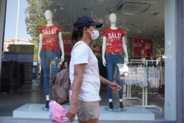 Saldi estivi, 170 euro la spesa media a famiglia
