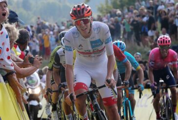 Pogacar domina nella crono al Tour ma Van der Poel resta giallo