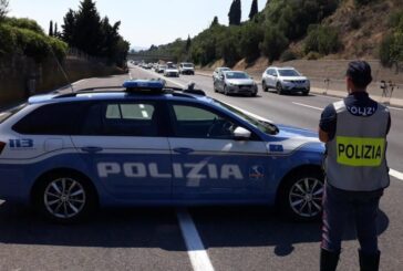 In panne sotto il sole per 6 ore: conducente soccorso dalla Polizia