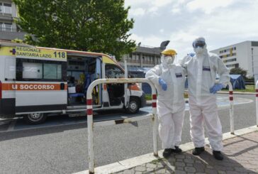Covid, 882 nuovi casi e 21 decessi in 24 ore