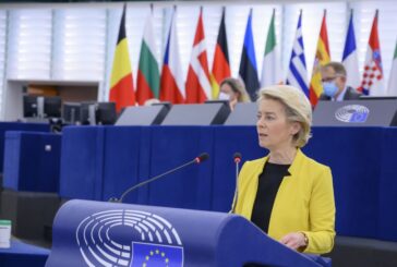 Von der Leyen "Vaccini sufficienti per il 70% della popolazione Ue"