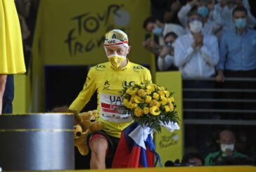 Pogacar vince in maglia gialla la 17^ tappa del Tour