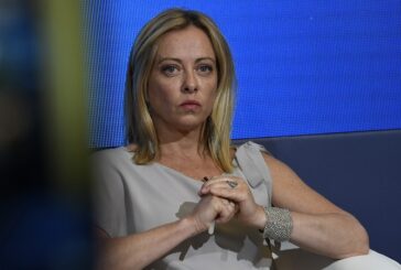 Meloni "Basta restrizioni alle attività economiche"