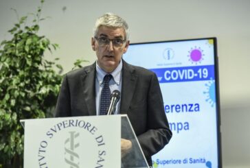 Vaccino, Brusaferro "Convincere gli indecisi in tempi rapidi"