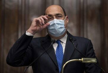 Zingaretti "Una vergogna invitare i giovani a non vaccinarsi"