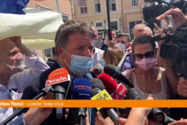 Giustizia, Renzi firma per i referendum di Radicali e Lega