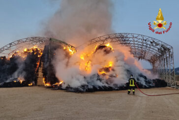 Sovicille: a fuoco nella notte un deposito di rotoballe