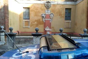 Fanno il bagno nella Fonte di San Maurizio: multati dalla Polizia
