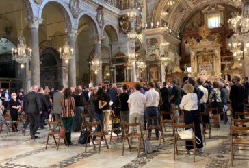 Carrà, lacrime e commozione per l’ultimo saluto a Roma